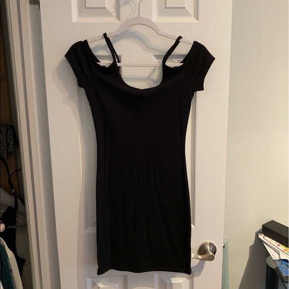 Bodycon little black dress - off the shoulder - Picture 2 of 3